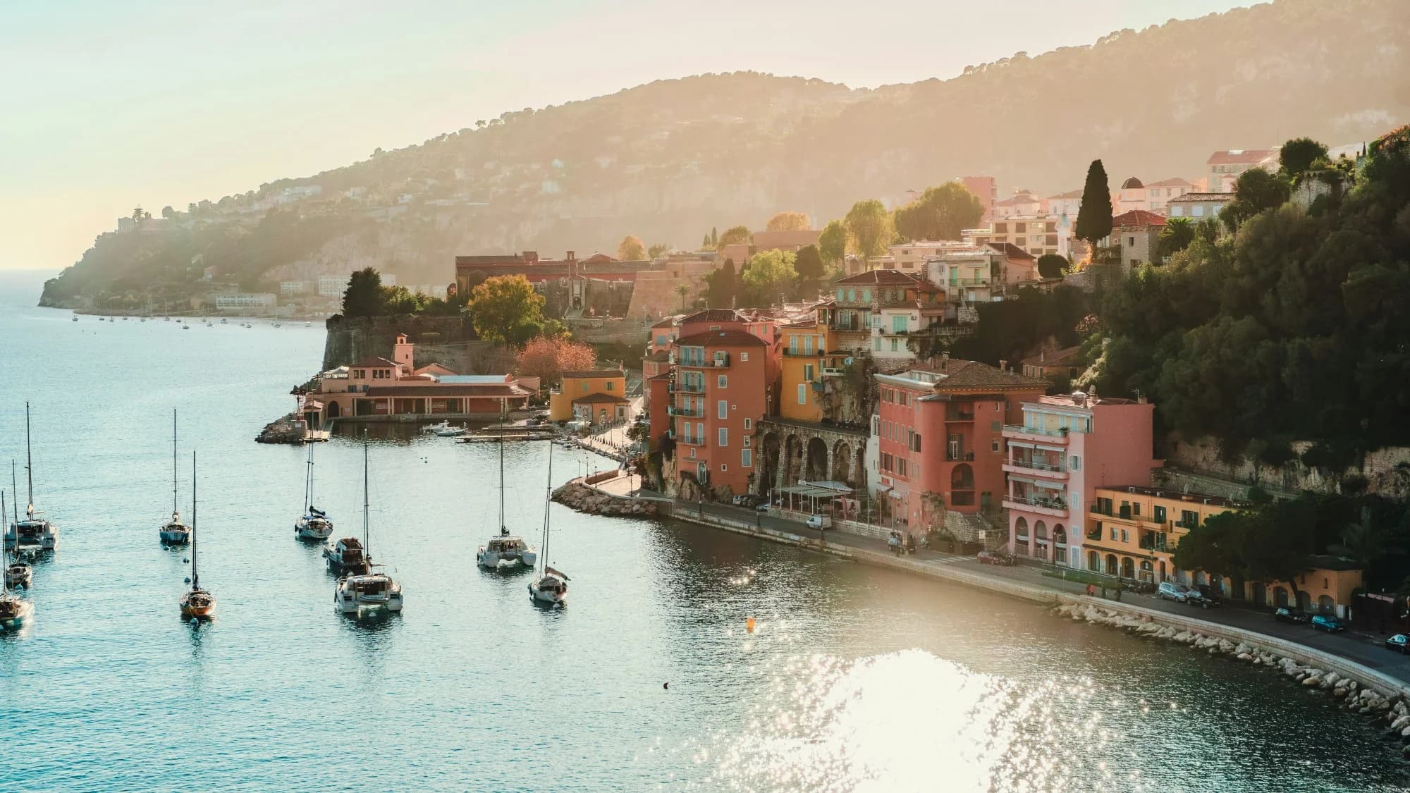 Le guide ultime des plus belles suites de luxe de la Côte d'Azur | LaSuite.com