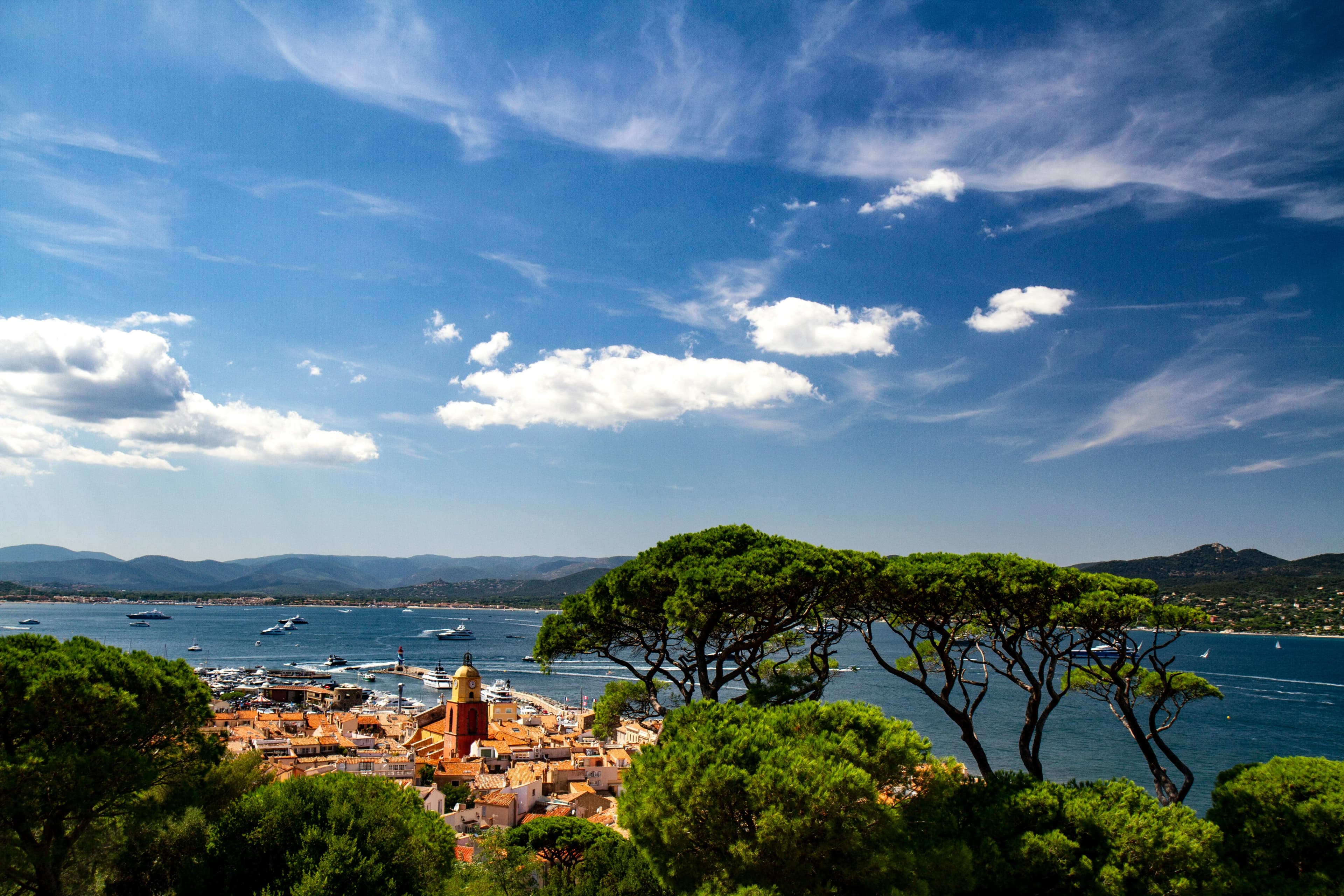 Le Guide Ultime des Plus Belles Suites de Luxe à Saint-Tropez | LaSuite.com