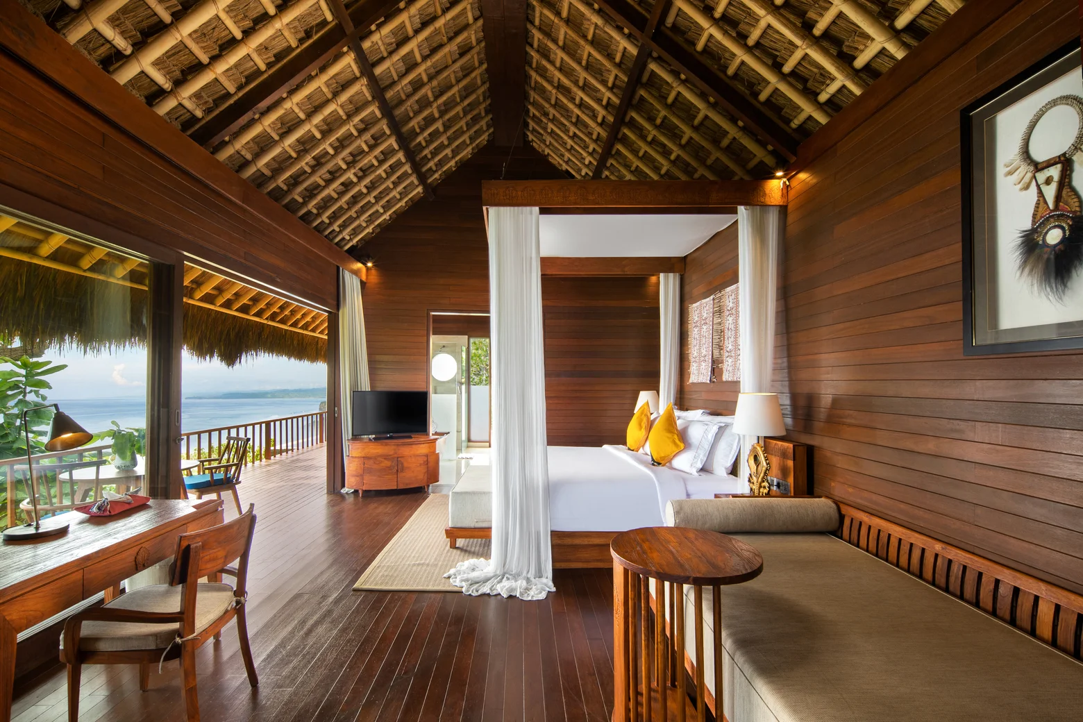 Hanging one bedroom suite Lelewatu